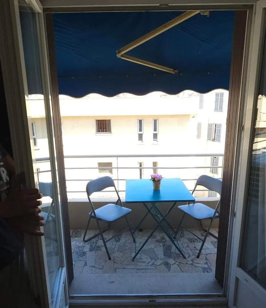 Appartement Trois Pieces Au Coeur D'Antibes ! Proche Plage Et Parking A Disposition  Antibes